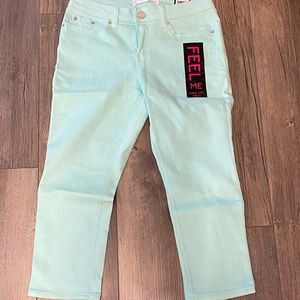 Womens no boundaries teal capris size 11 NWT never worn